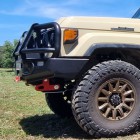 Protector Frontal y Carter Paragolpes ARB Duraluminio 8mm ALMONT4WD para Toyota HZJ 76/78/79 2024 en adelante